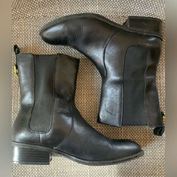 Lauren Ralph Lauren Shoes - Lauren Ralph Lauren black leather booties. Size 7. Very good condition.